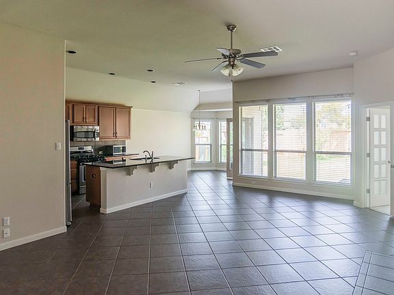 4th image of 2542 Ravenwood Dr