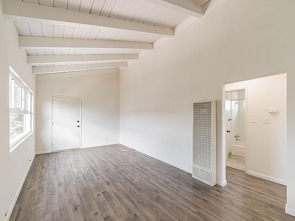 5th image of 3759 W 182nd St