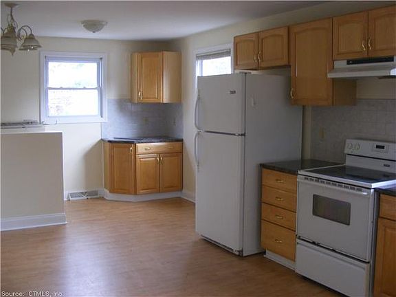 4th image of 185 N Ivy St