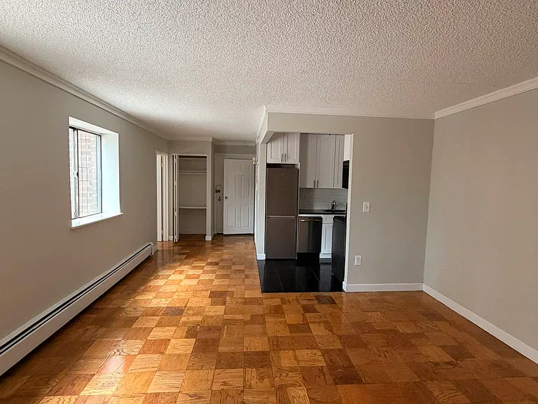 63-33 98th Pl #3L — Photo 1