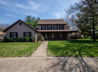 1910 El Camino Dr, Pekin, IL 61554