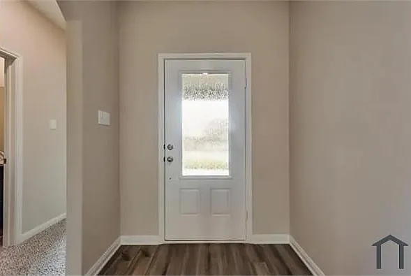 4 bed, 1803 sqft, $2,000 — Photo 2