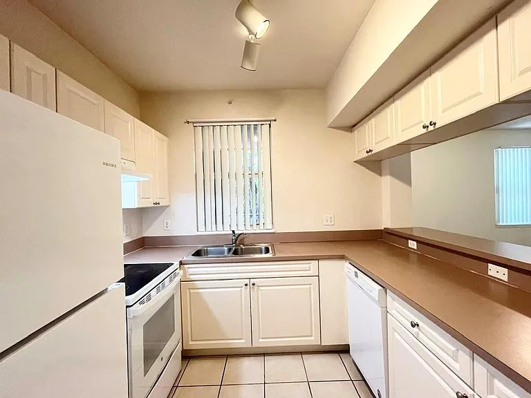 6812 W Sample Rd #6812 — Photo 9