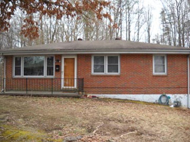 1st image of 166 Laramie Cir