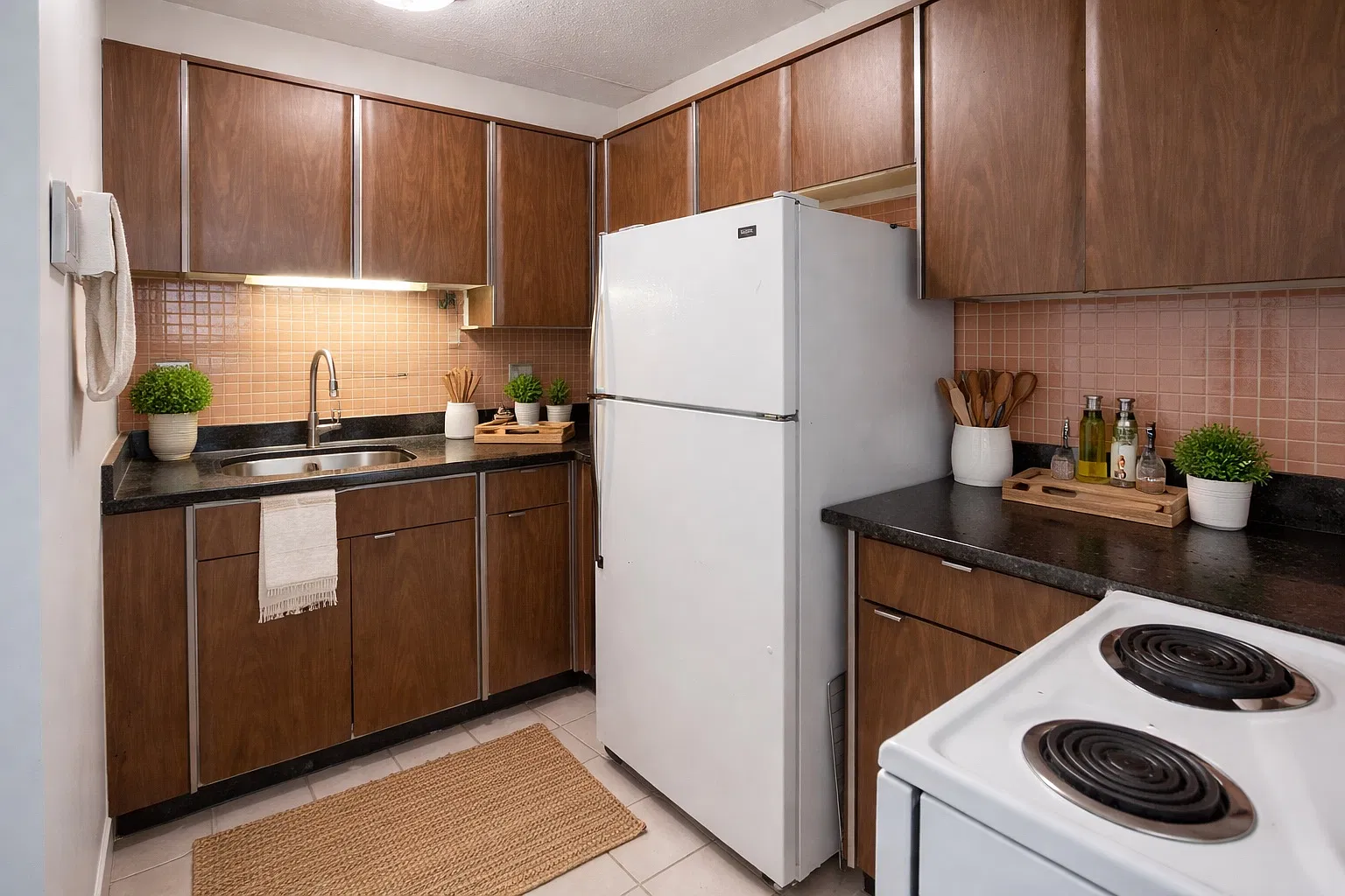 2 bed, 833 sqft, $2,600 — Photo 3