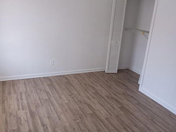 4th image of 534 Lanier Cres