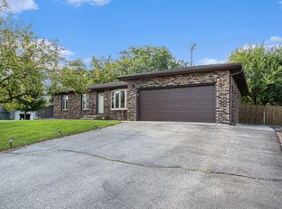 146 Curtis Dr, Valparaiso, IN 46383