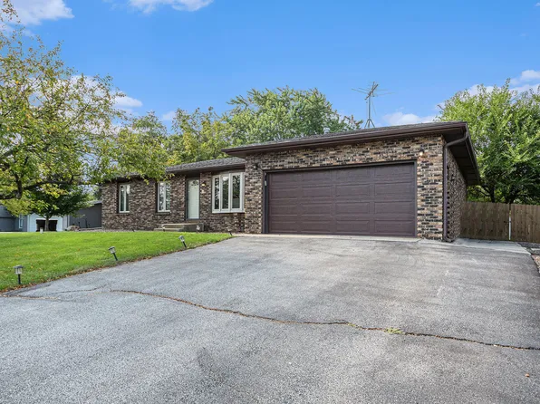 146 Curtis Dr, Valparaiso, IN 46383