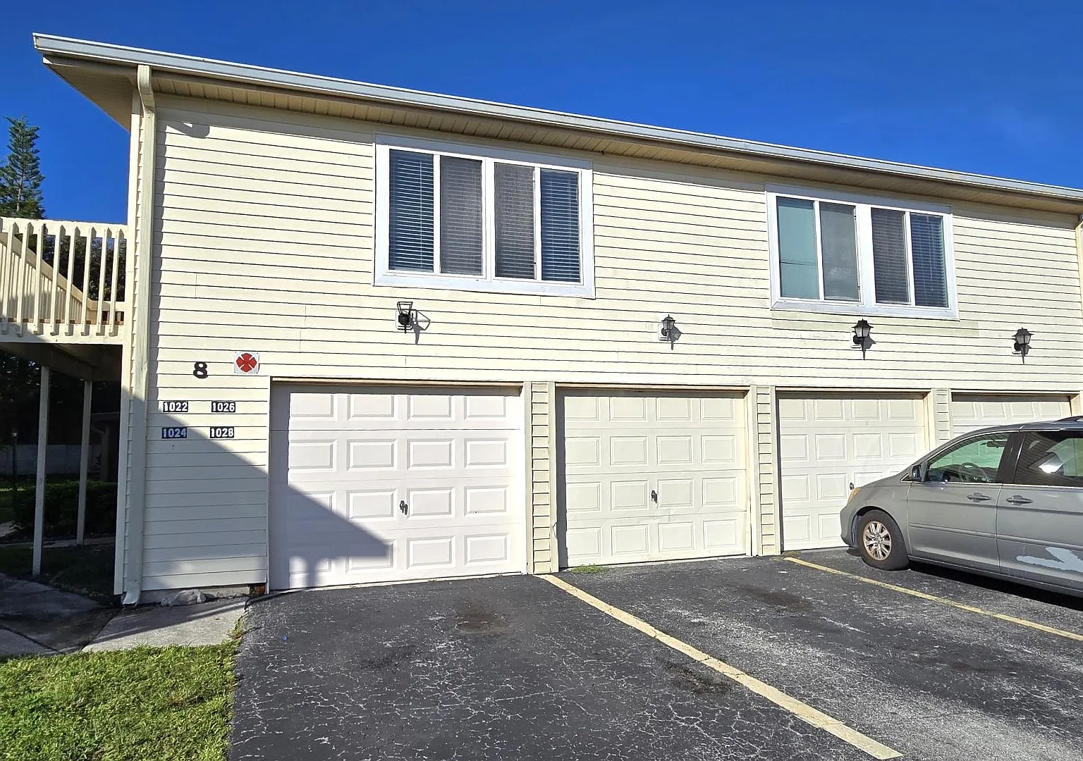 1024 Spring Meadow Dr - 1024 Spring Meadow Drive — Photo 4