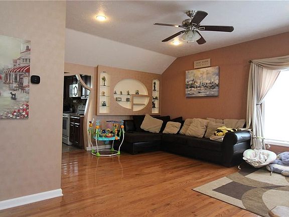 5th image of 55 Auburn Ave