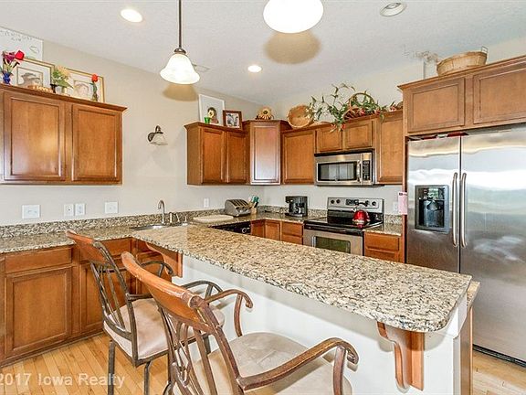 4th image of 4611 NE Wanda Dr