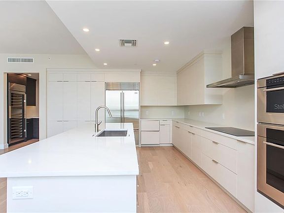 5th image of 2900 W Julia St #2102