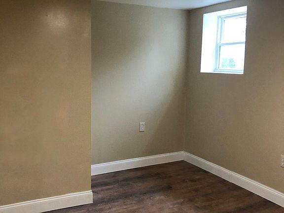 5th image of 212 Farmington Ave #2