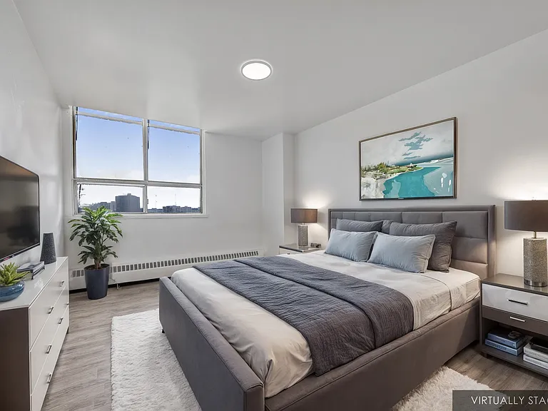 65 Thorncliffe Park Dr #906 — Photo 13