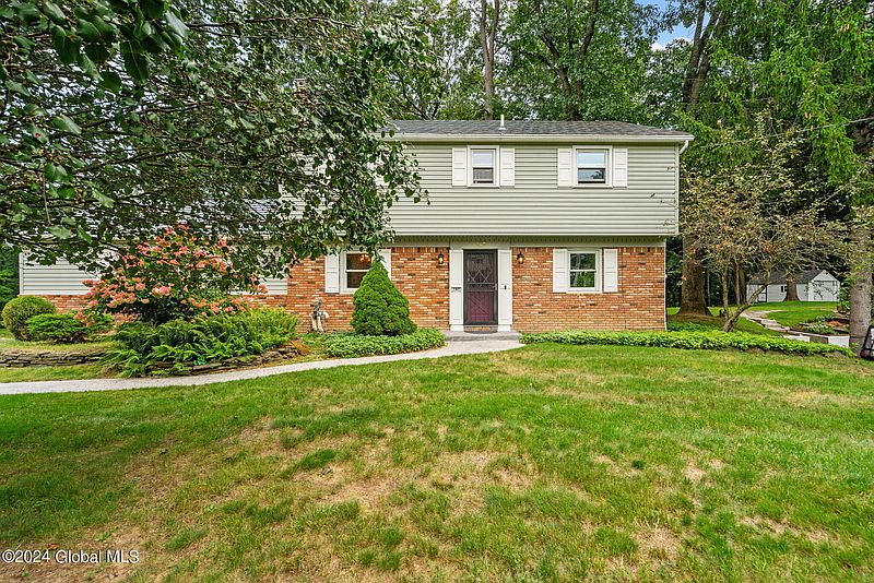 4th image of 187 Wood Dale Drive
