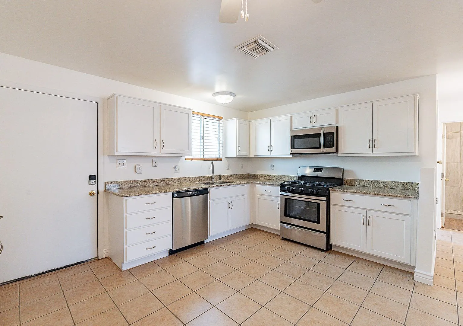 327 E. Lester St. — Photo 4