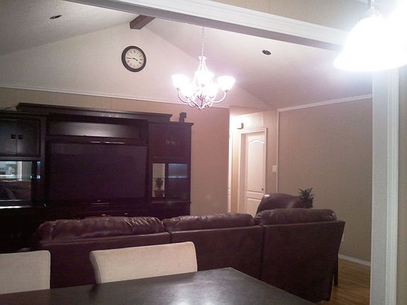 4th image of 233 Rosine St