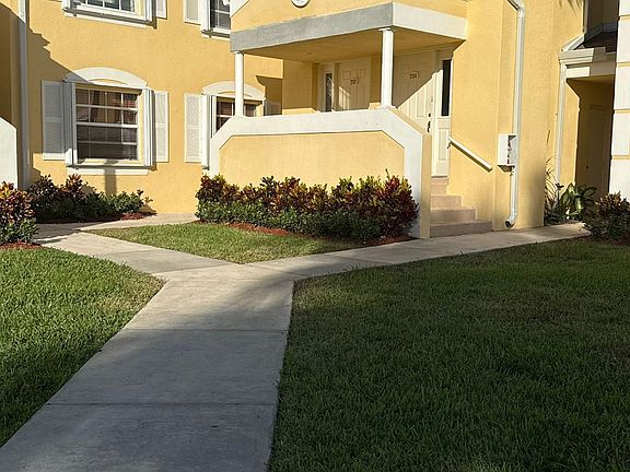5th image of 2231 SE 27th Dr #105-C