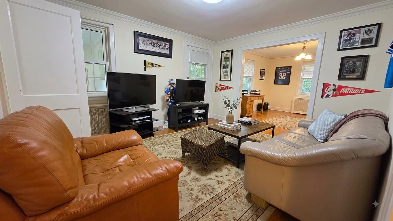 2 bed, 1.0 bath, 1000 sqft, $3,117 — Photo 1