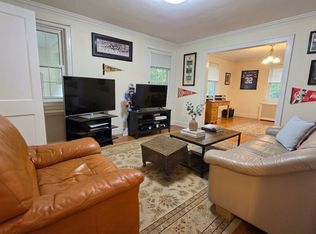 6 Woodcliff Rd #A, Chestnut Hill, MA 02467