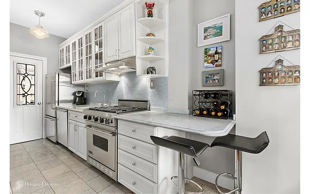 Sold by Douglas Elliman | media 10