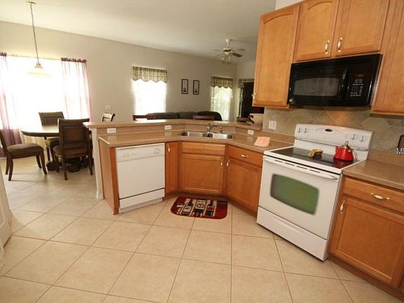 4th image of 337 Lake Amberleigh Dr