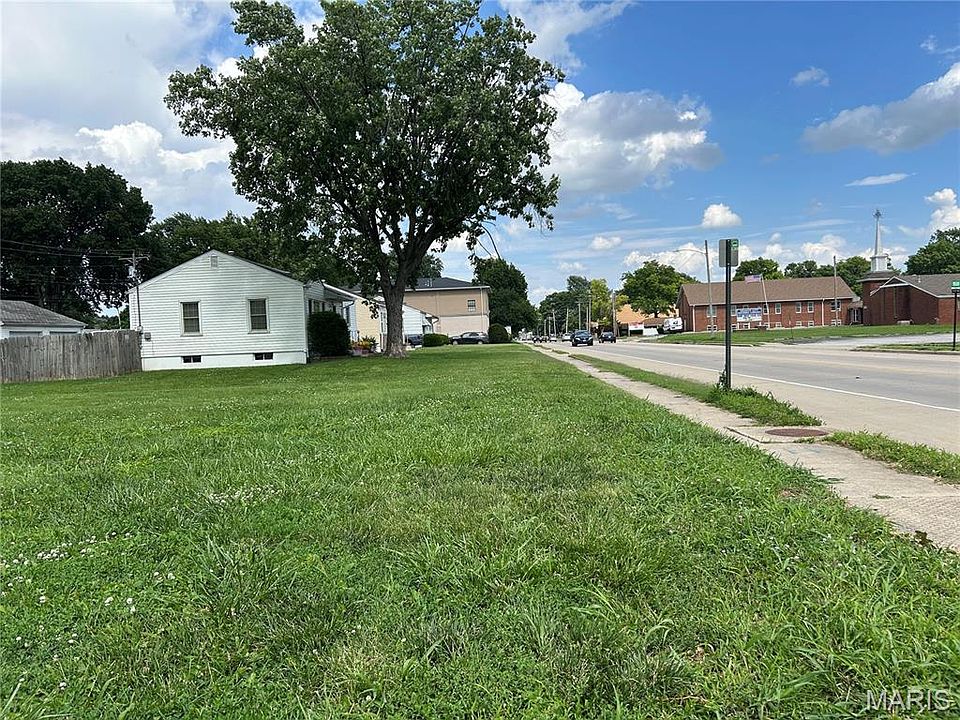 2nd image of 1703 Pontoon Rd