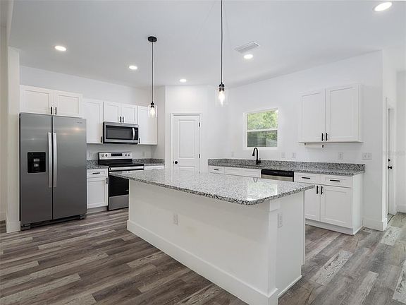 3rd image of 217 SW 246th Way