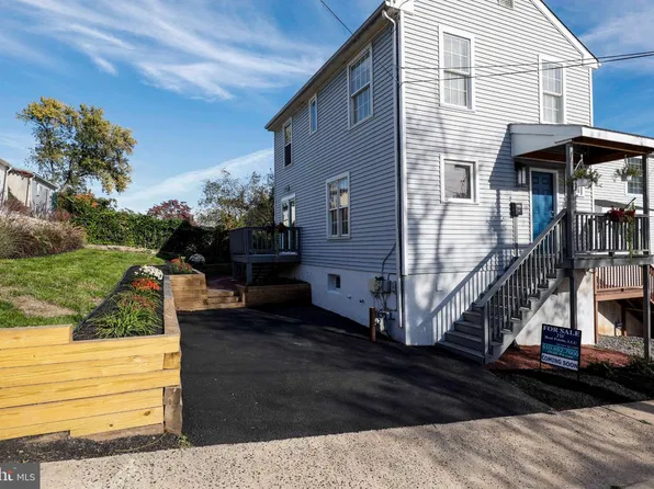 39 Dayton St, Phoenixville, PA 19460