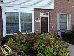 1062 Shiawassee Cir photo 1