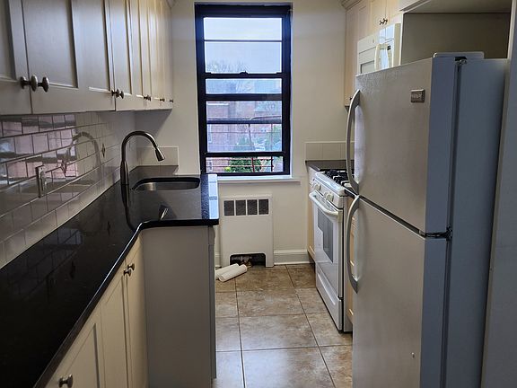 3rd image of 510 Riverdale Ave #4D