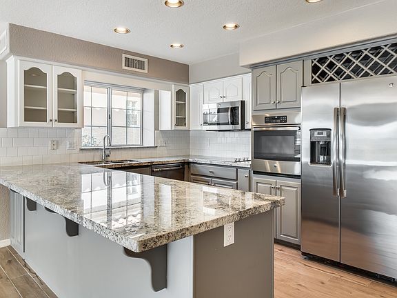 2nd image of 4626 N Greenview Cir S