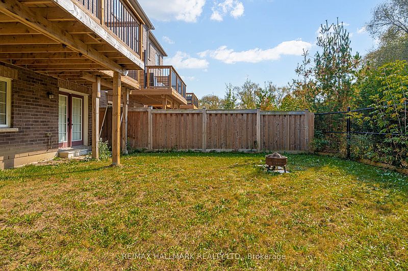 Ajax Townhouse for rent - 3 Bedrooms — photo 38