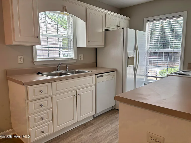 2195 Bridgeton Rd — Photo 3