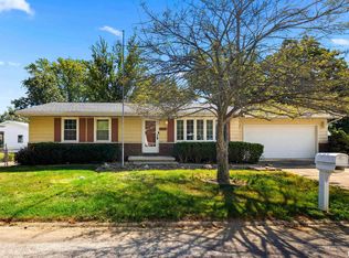 106 Field Grove Rd, East Peoria, IL 61611