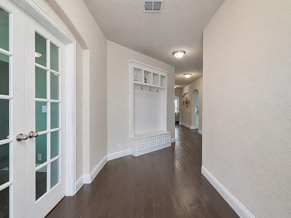 3rd image of 3716 Delta Dr