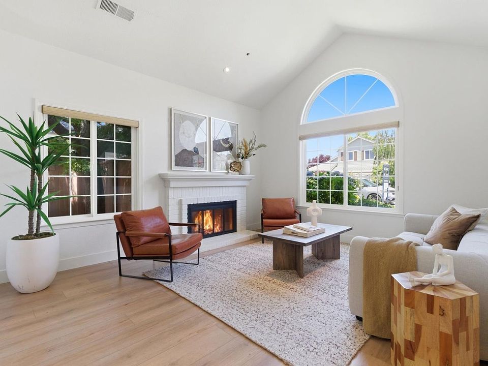 1st image of 608 Anacapa Ln