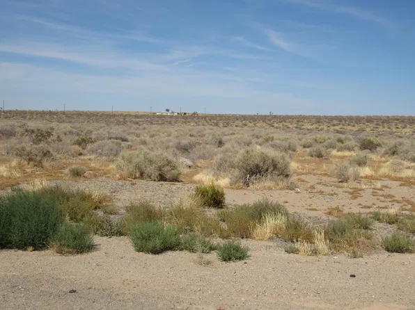 10933 Sierra Rd, Adelanto, CA 92301