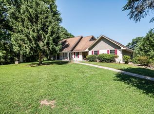 1224 Ridgeview Dr, Clinton, TN 37716