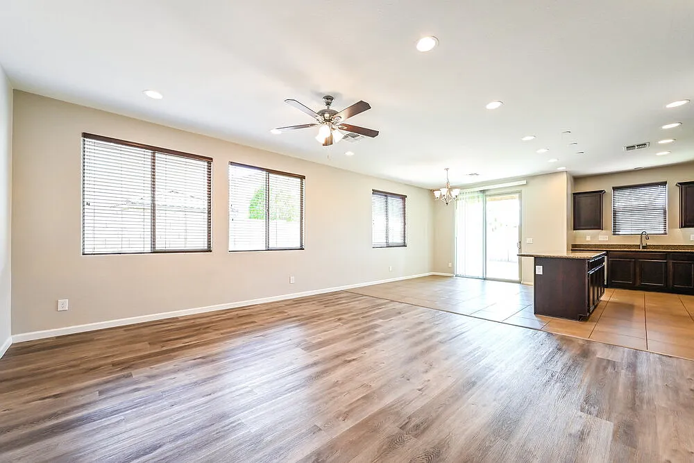 3 bed, 2.0 bath, 1695 sqft, $2,265 — Photo 3