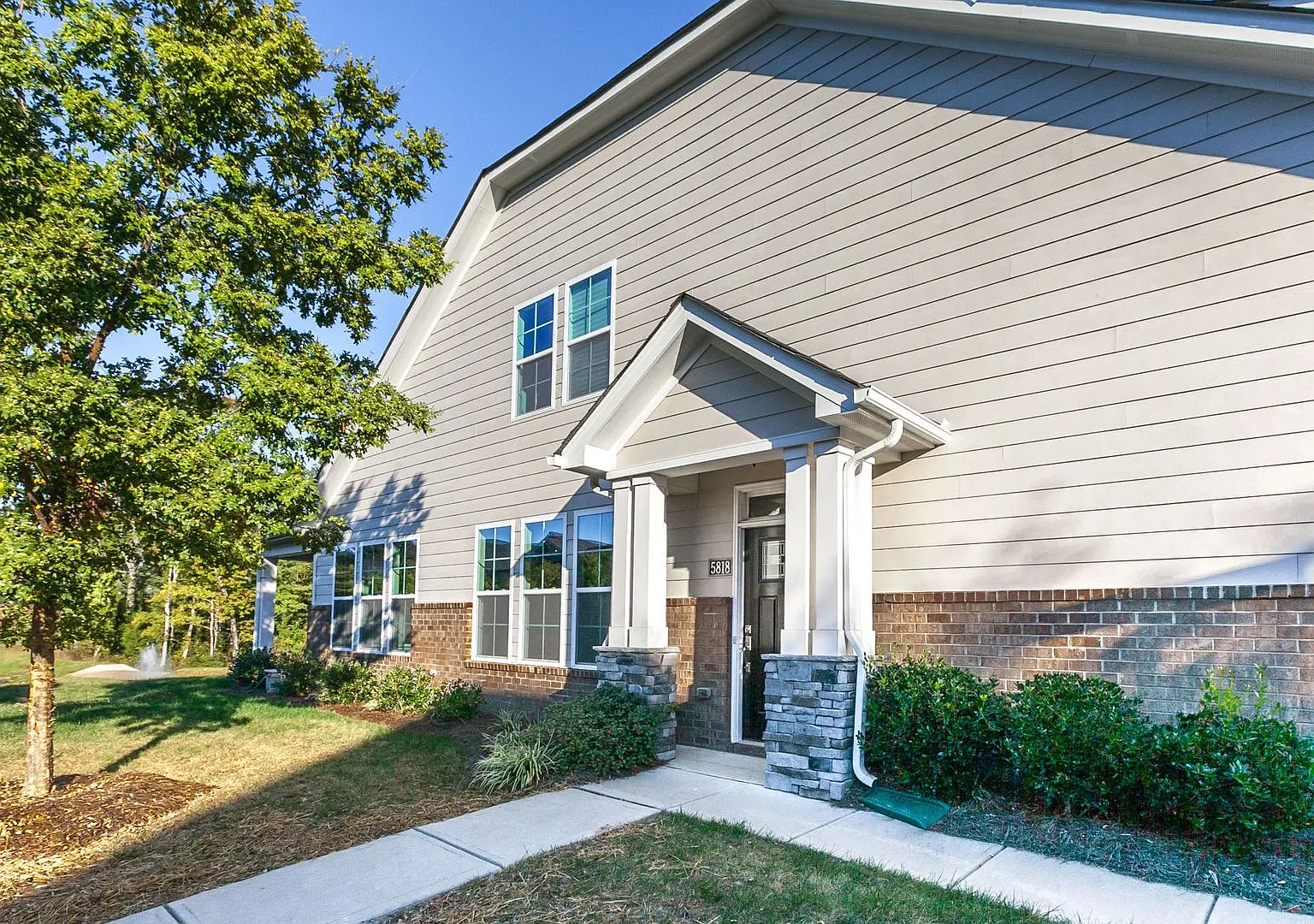 Townhouse in the Glenmore Garden Community! — Photo 3