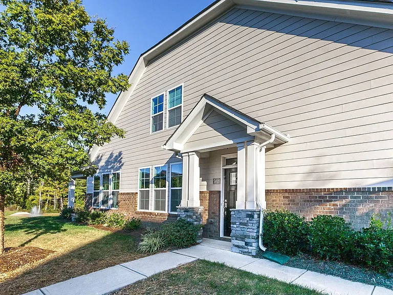 5818 Glenmore Garden Dr — Photo 3