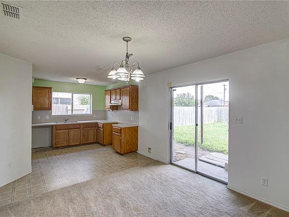 5th image of 3300 Mallory Dr