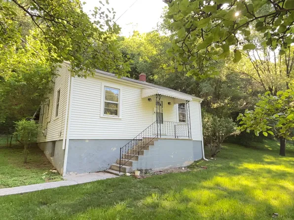 1810 Rutrough Rd SE, Roanoke, VA 24014
