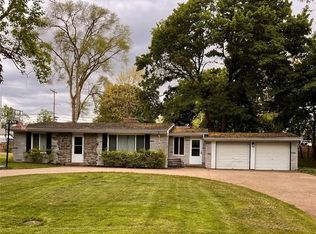2074 Jarman Dr, Troy, MI 48085