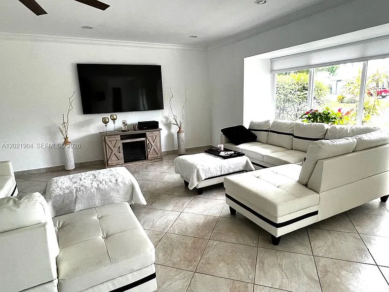 3324 Lakeview Blvd — Photo 5