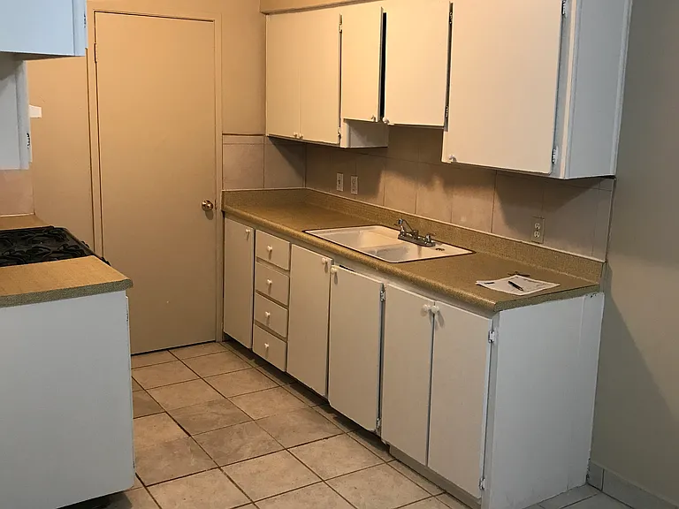 Glenn Apartments — Photo 4