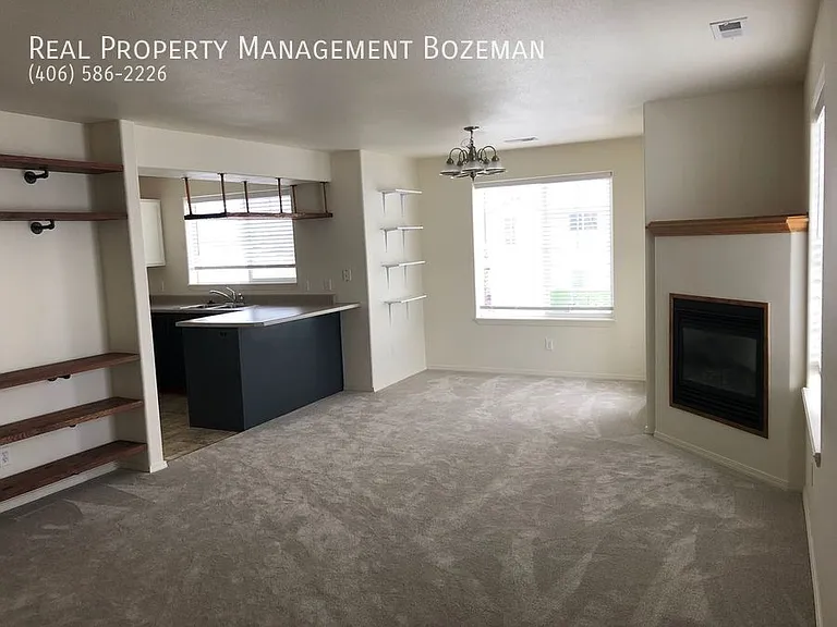 1112 Longbow Ln #G — Photo 3