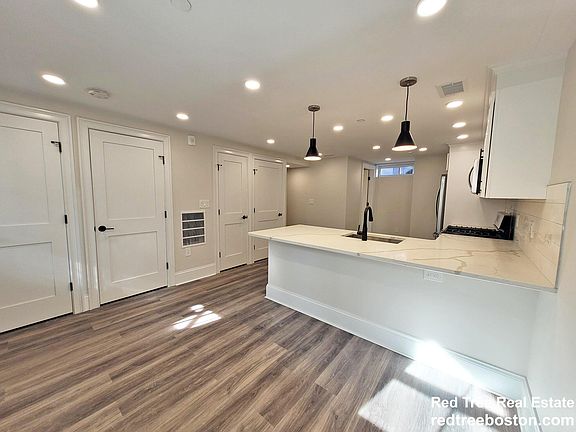 4th image of 79-81 White St #79-1