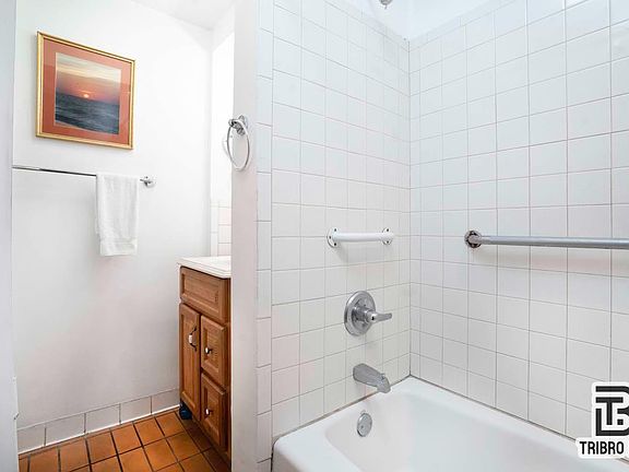 5th image of 167 E 107th St APT 4
